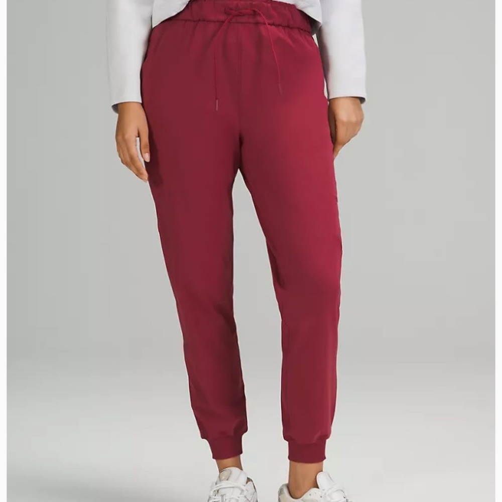 Lululemon Stretch HR Jogger Size 2 - Mulled Wine -bag included!